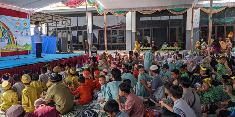 Pengurus Cabang (PC) LDII Sumobito dan Mojoagung berkolaborasi menggelar Festival Anak Sholeh dan Sholehah (FASS) di Masjid Al Mujtahid Madiopuro, Kecamatan Sumobito, Jombang, Minggu (29/1).
