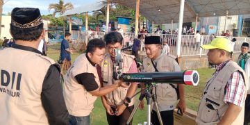 Tim Rukyat Hilal DPD LDII Lamongan mengikuti kegiatan Rukyatul Hilal untuk menentukan tanggal 1 Ramadhan 1444 H.