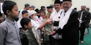DPD LDII Kota Surabaya adakan acara santunan anak yatim pada Minggu (9/4) di Aula Pondok Pesantren Sabilurrosyiddin, Surabaya. Dok : Lines.
