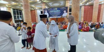 Pertemuan Bupati Banyuwangi Hj. Ipuk Fiestiandani melakukan dengan bertemu pengurus dan warga LDII Banyuwangi saat Safari Ramadhan pada Jumat (31/3). Dok : LINES.