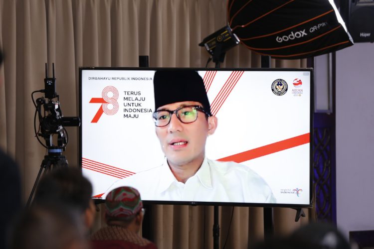 Menteri Pariwisata dan Ekonomi Kreatif Republik Indonesia, Sandiaga Uno menjadi pembicara kunci di webinar “Sharia Creative Entrepreneurship”, yang digelar oleh DPP LDII, Sabtu (29/7). Dok: LINES.