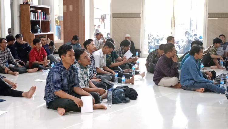 Sosialisasi Garis-Garis Besar Materi dan Target Pembinaan Generasi Penerus, Minggu (25/6) di Masjid At-Taqwa, Wonokusumo, Surabaya.
