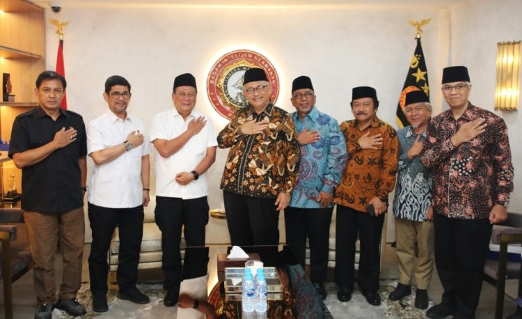 Ketua Umum DPP LDII, KH Chriswanto Santoso, dan jajarannya silaturahim ke Badan Intelijen dan Keamanan (Baintelkam) Polri di Cilandak, Jakarta Selatan. Foto: LINES.