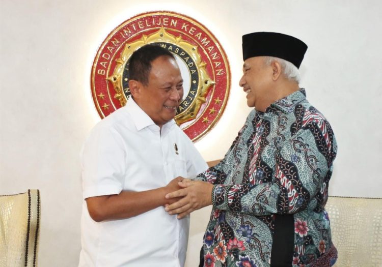 Ketua Umum DPP LDII KH Chriswanto Santoso dan jajarannya, silaturahim ke Badan Intelijen dan Keamanan (Baintelkam) Polri bertemu Komjen Pol. Suntana. Foto: LINES.