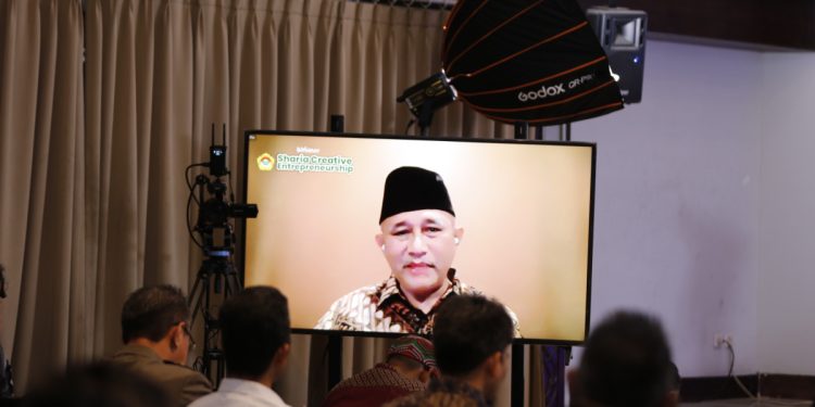 Ketum DPP LDII KH Chriswanto Santoso mengungkapkan pentingnya membingkai kreativitas ke dalam aspek religiusitas untuk meningkatkan nilai tambah ekonomi kreatif Indonesia. Dok: LINES.