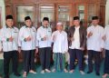 engurus DPD LDII Magetan menjalin silaturahim dengan Ketua MUI KH Ahmad Fathoni, di kediamannya, pada Sabtu (29/7). Dok: LINES.
