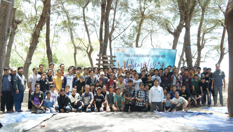 pemuda-pemudi LDII se-Kabupaten Sumenep mengikuti kegiatan temu akrab di Pantai Lombang pada Minggu (17/9). Dok: LINES.