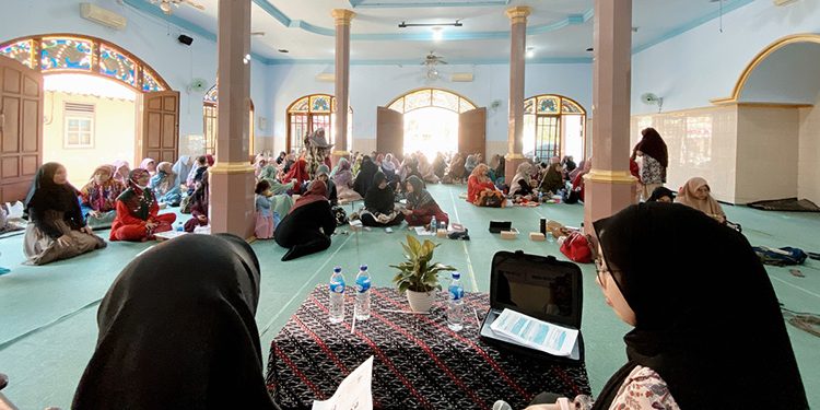 DPD LDII Kabupaten Bangkalan melalui Tim Bimbingan Konseling (BK) PPG menghelat Seminar Wanita LDII pada Minggu (20/8) di Masjid Sabilul Muttaqin. Dok: LINES.