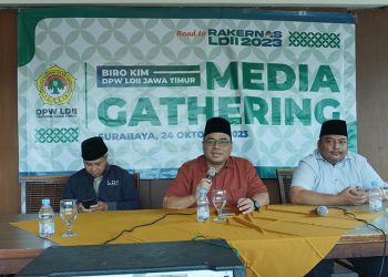 Ketua DPW LDII Jawa Timur KH Moch Amrodji Konawi di acara Media Gathering Pra-Rakernas LDII, Selasa (24/10) di Surabaya. Dok: LINES.