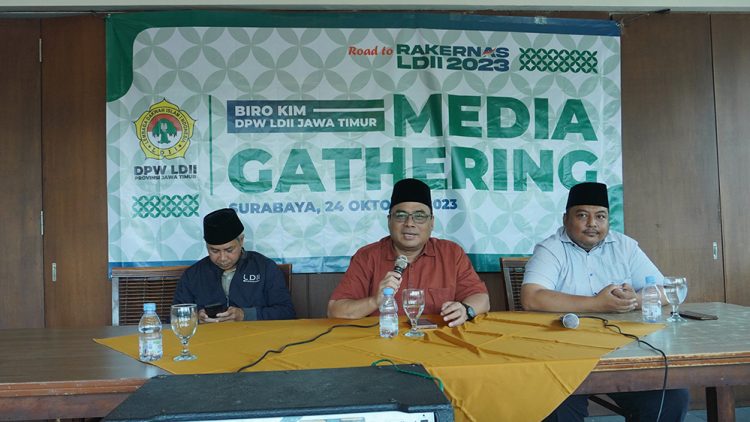 Ketua DPW LDII Jawa Timur KH Moch Amrodji Konawi di acara Media Gathering Pra-Rakernas LDII, Selasa (24/10) di Surabaya. Dok: LINES.