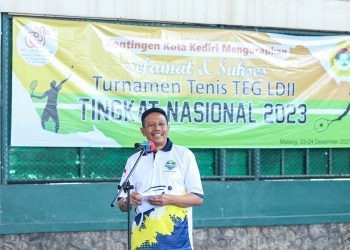 Wali Kota Malang Wahyu Hidayat membuka Tournament Tennis Executive Games (TEG) LDII di Lapangan Tenis Universitas Negeri Malang, pada Sabtu (23/12). Dok: LINES.