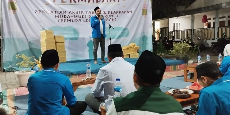 Ketua Dewan Pimpinan Kecamatan KNPI Buduran, Lukman Hakim, menghadiri Pengajian Akhir Tahun yang diselenggarakan PC LDII Buduran, Minggu (31/12) malam. Dok: LINES.