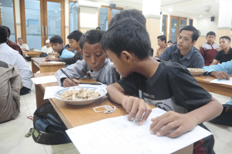 Pelaksanaan Pengajian Akhir Tahun PC LDII Kenjeran di Masjid Nashrullah, Surabaya, Minggu, 31 Desember 2023.