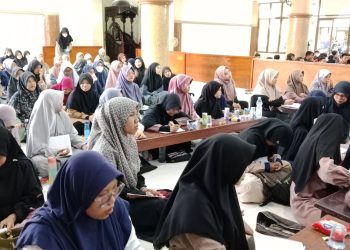 Sejumlah remaja menyimak Talkshow Entreprenuer yang diselenggarakan oleh Pemuda LDII Surabaya. Dok: LINES.