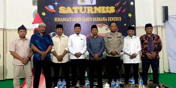 Camat Burneh Hosun, S. Pd, MM. dan Kanit Binmas Polsek Burneh menghadiri Pengajian Akhir Tahun Pemuda LDII Bangkalan di Junok, Minggu malam (31/12).