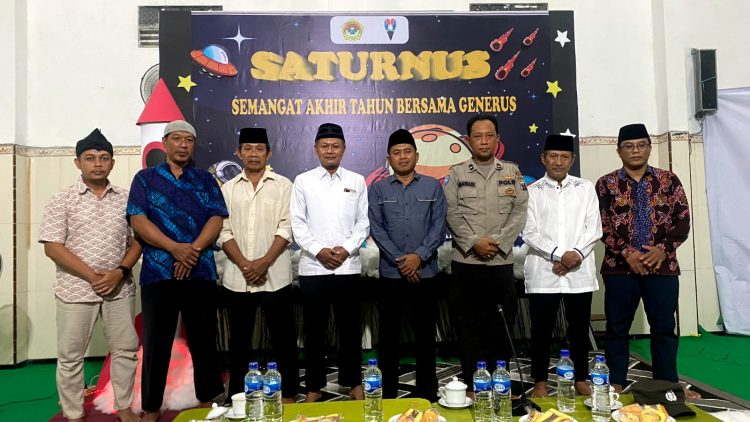 Camat Burneh Hosun, S. Pd, MM. dan Kanit Binmas Polsek Burneh menghadiri Pengajian Akhir Tahun Pemuda LDII Bangkalan di Junok, Minggu malam (31/12).