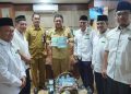 Kepala Dinas Tenaga Kerja dan Transmigrasi (Ka Disnakertrans) Jawa Timur Sigit Priyanto, menerima audiensi pengurus DPW LDII Jawa Timur, Senin (4/3). Dok : LINES.