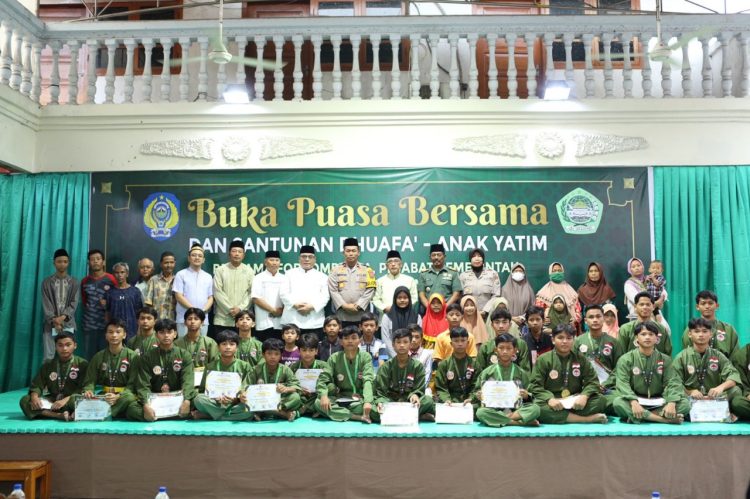 Momen Safari Ramadan Ponpes Al Ubaidah Kertosono bersama Forkopimda dan anak yatim, Kamis (21/3). Dok: LINES.