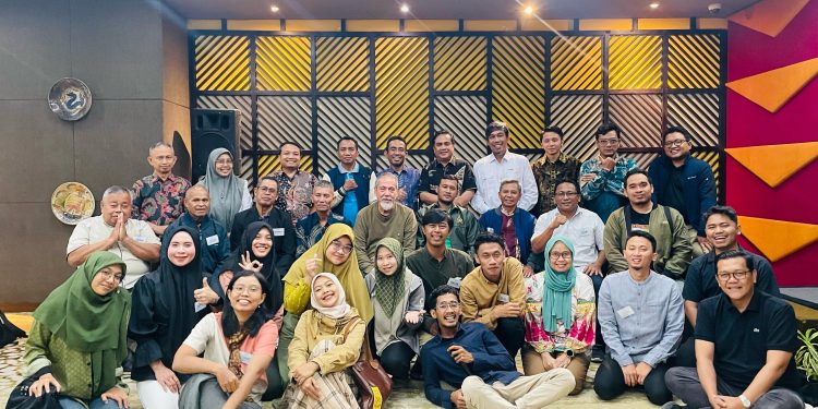 Pengurus DPW LDII Jawa Timur, Biro Litbang, IPTEK, Sumberdaya Alam dan Lingkungan Hidup Agus Yudianto menjadi salah satu peserta Focus Group Discussion (FGD) terkait lingkungan hidup yang diselenggarakan oleh Pusat Pengkajian Islam dan Masyarakat (PPIM) UIN Syarif Hidayatullah Jakarta di Surabaya, 6-8 Maret 2024. Dok: LINES.