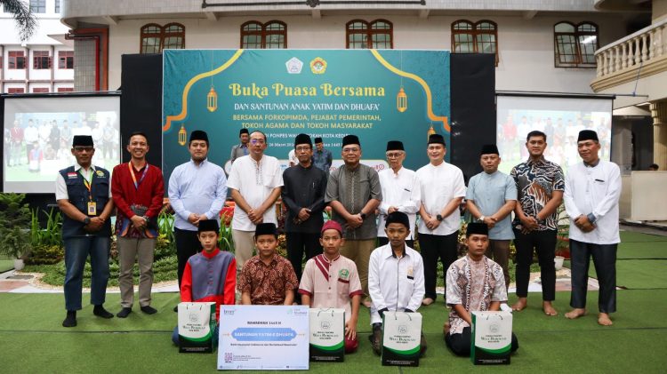 Pondok Pesantren (Ponpes) Wali Barokah dan LDII Kota Kediri menggelar Safari Ramadan di halaman Kantor Ponpes Wali Barokah, Selasa (26/3). Dok: LINES.