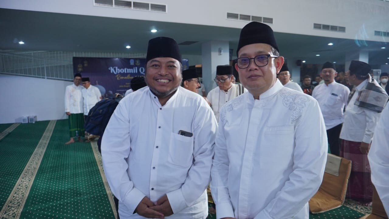 Sekretaris DPW LDII Jatim Bambang Raditya Purnomo (kiri) bersama Pj Gubernur Jawa Timur Adhy Karyono. Dok: LINES.