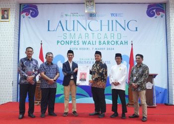 Pondok Pesantren (Ponpes) Wali Barokah Kediri gandeng Bank Syariah Indonesia (BSI) dan Teknologi Kartu Indonesia (TKI) luncurkan smart card atau kartu pintar santri, Kamis (7/3). Dok: LINES.