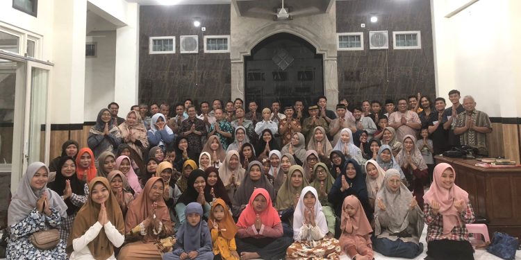 PAC LDII Mojorejo menggelar silaturahim Syawal pada Senin (22/4), di Masjid Nurul Huda, Mojorejo, Madiun, Jawa Timur. Dok: LINES.