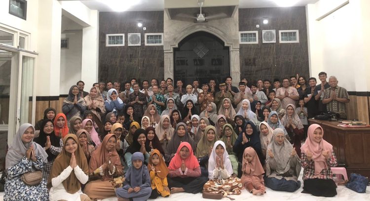 PAC LDII Mojorejo menggelar silaturahim Syawal pada Senin (22/4), di Masjid Nurul Huda, Mojorejo, Madiun, Jawa Timur. Dok: LINES.
