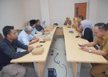 Pengurus Biro Komunikasi, Informasi, dan Media (KIM) dan Teknologi Informasi dan Aplikasi Telematika (TIAT) DPW LDII Jawa Timur, mengadakan audiensi dengan Dinas Komunikasi dan Informatika Provinsi Jawa Timur (Diskominfo Jatim), pada Senin (29/4). Dok: LINES.