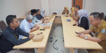 Pengurus Biro Komunikasi, Informasi, dan Media (KIM) dan Teknologi Informasi dan Aplikasi Telematika (TIAT) DPW LDII Jawa Timur, mengadakan audiensi dengan Dinas Komunikasi dan Informatika Provinsi Jawa Timur (Diskominfo Jatim), pada Senin (29/4). Dok: LINES.