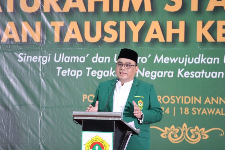 Ketua DPW LDII Jawa Timur KH Moch Amrodji Konawi sampaikan pentingnya Kolaborasi para ulama dengan pemerintah (umara), memungkinkan proses pembangunan di Jawa Timur. Dok: LINES.