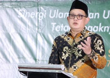 Penjabat (PJ) Gubernur Jawa Timur Adhy Karyono sampaikan para ulama berperan dalam menyukseskan pembangunan di wilayah itu. Salah satunya, dengan mengkomunikasikan program kerja pemerintah Jawa Timur. Dok: LINES.