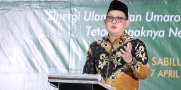 Penjabat (PJ) Gubernur Jawa Timur Adhy Karyono sampaikan para ulama berperan dalam menyukseskan pembangunan di wilayah itu. Salah satunya, dengan mengkomunikasikan program kerja pemerintah Jawa Timur. Dok: LINES.