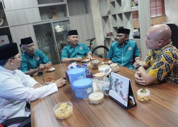 Pengurus Provinsi (Pengprov) Persinas ASAD Jawa Timur (Jatim) menemui Kepala Biro Administrasi Pimpinan Setda Provinsi (Adpim Setdaprov) Pulung Chausar, pada Selasa (7/5). Dok: LINES.
