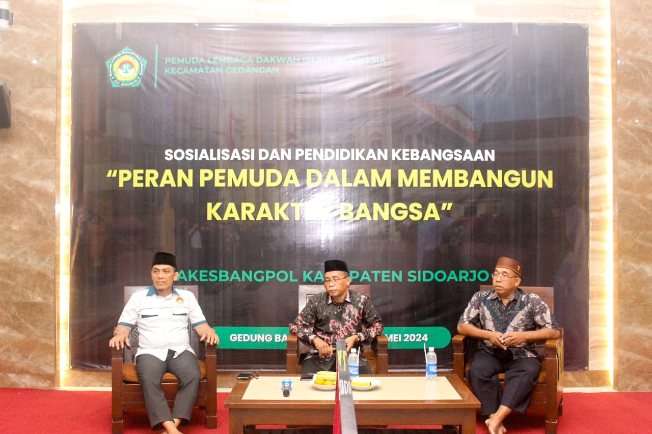 Kepala Bidang Ideologi, Wawasan Kebangsaan dan Ketahanan Ekonomi, Sosial, dan Budaya Bakesbangpol Sidoarjo Slamet Urip menyampaikan materi Sosialisasi dan Pendidikan Kebangsaan, Selasa (28/5). Dok: LINES.