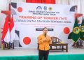 Ketua Tim Kerja Kemitraan Komunikasi Publik Kominfo Jatim Eko Setiawan mengisi materi didepan para Pemuda LDII pada kegiatan TOT Literasi Digital dan Bijak Bermedia Sosial di Aula Ponpes Sabilurrosyidin Annur, Gayungan, Surabaya, Sabtu (29/6).