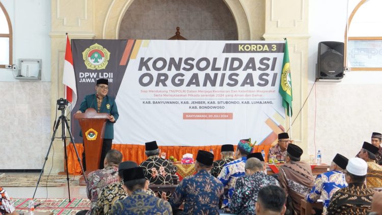 Ketua DPW LDII Jawa Timur KH Moch Amrodji Konawi saat konsolidasi organisasi. Ia sampaikan LDII bersikap netral aktif di Pilkada 2024. Dok: LINES.