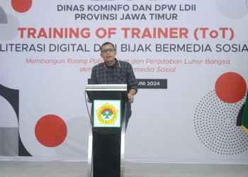 Ketua Biro Komunikasi, Informasi dan Media (KIM) DPW LDII Jawa Timur, Ludhy Cahyana, sampaikan media sosial menyebabkan berkurangnya kemampuan menyaring informasi (self censorship) pada generasi muda, Sabtu (29/6). Dok: LINES.