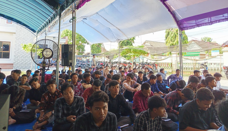 Remaja LDII Kecamatan Balen, Bojonegoro, mengikuti Perkemahan Akhir Tahun Ajaran Cinta Alam Indonesia (Permata CAI), Rabu (10/7). Dok: LINES.