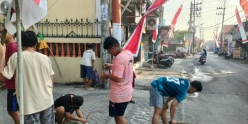 Warga LDII Medaeng Gotong Royong Sambut HUT RI ke-79