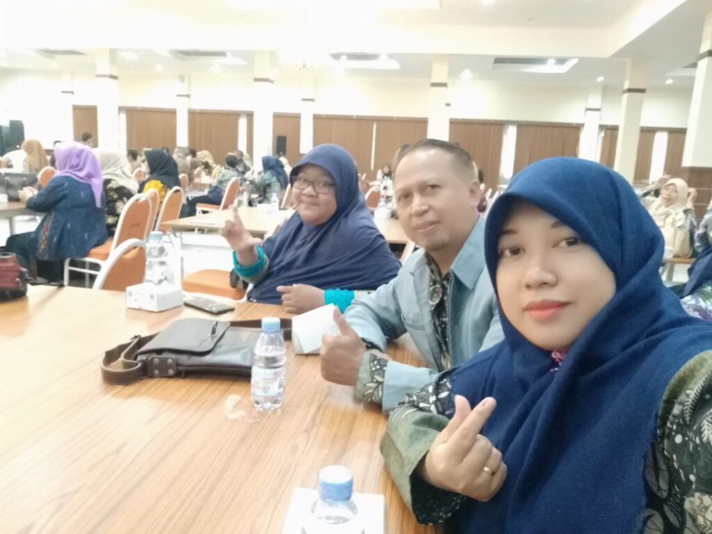 Pelatihan Peningkatan Kompetensii Kepala Sekolah dan Guru di Era Digital