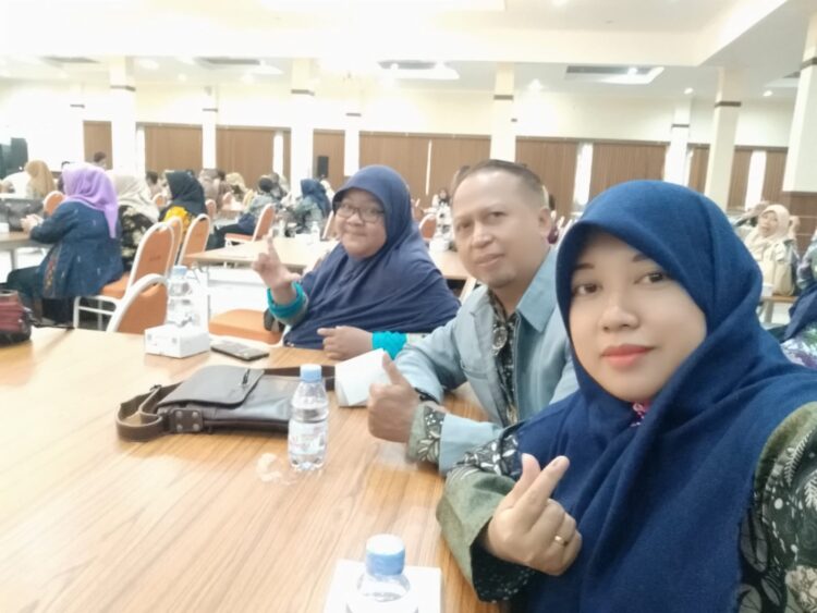 Pelatihan Peningkatan Kompetensii Kepala Sekolah dan Guru di Era Digital