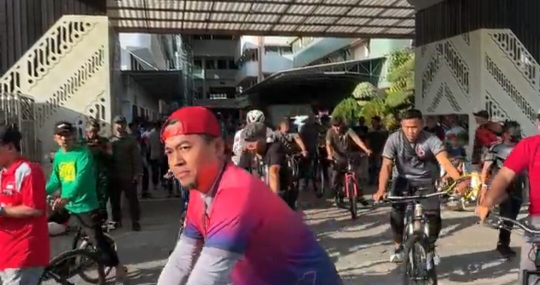 Ponpes Wali Barokah Kediri Peringati Haornas ke-42 dengan Gowes Bersama Puluhan Komunitas