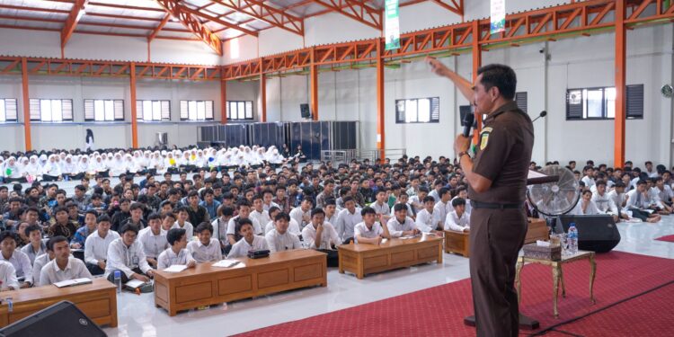 Kejati Jatim Ajak 1.000-an Santri LDII Pahami Moderasi Beragama untuk Tangkal Radikalisme dan Intolerasi Beragama