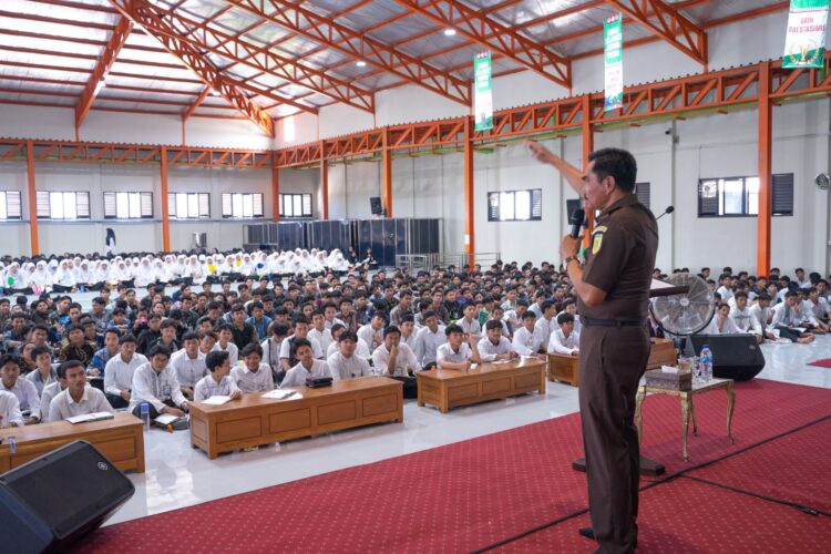 Kejati Jatim Ajak 1.000-an Santri LDII Pahami Moderasi Beragama untuk Tangkal Radikalisme dan Intolerasi Beragama