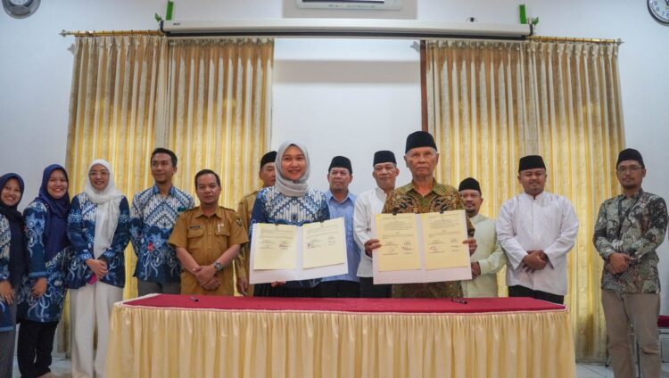 Ponpes Wali Barokah dan IIK Bhakti Wiyata Kerjasama Tingkatkan Kesehatan Gigi Santri