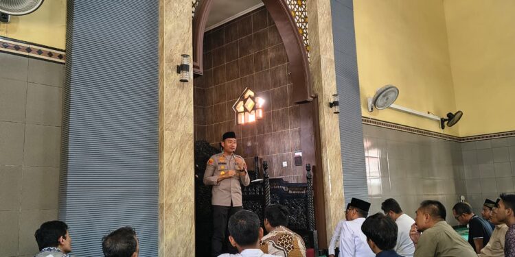 Safari Jumat Berkah di PC LDII Gayungan, Polrestabes Surabaya Ajak Warga Perkuat Kamtibmas dan Cegah Narkoba