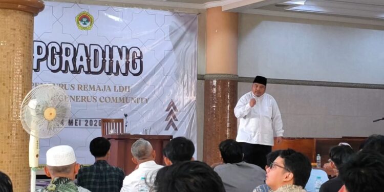 Upgrading pengurus remaja untuk meningkatkan kapasitas kepemimpinan.
