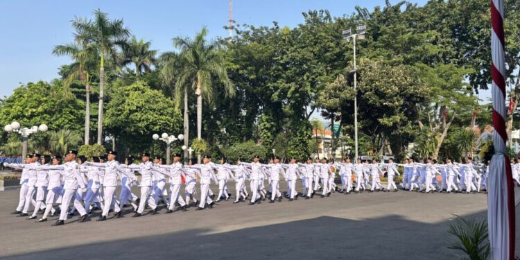 Peringatan Hari Lahir Pancasila yang diselenggarakan Pemerintah Kota Surabaya di Balai Kota Surabaya